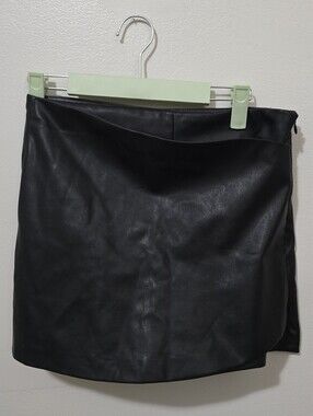 Love Tree Black Faux Leather Mini Sqort